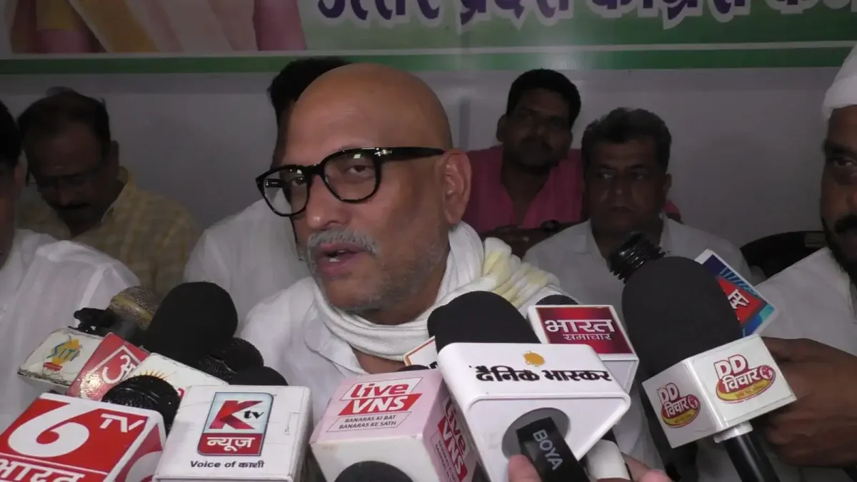 वाराणसी सीवर विवाद: अजय राय का बड़ा आरोप, नाकामी छिपाने के लिए डलवाई जा रही बोरियां
