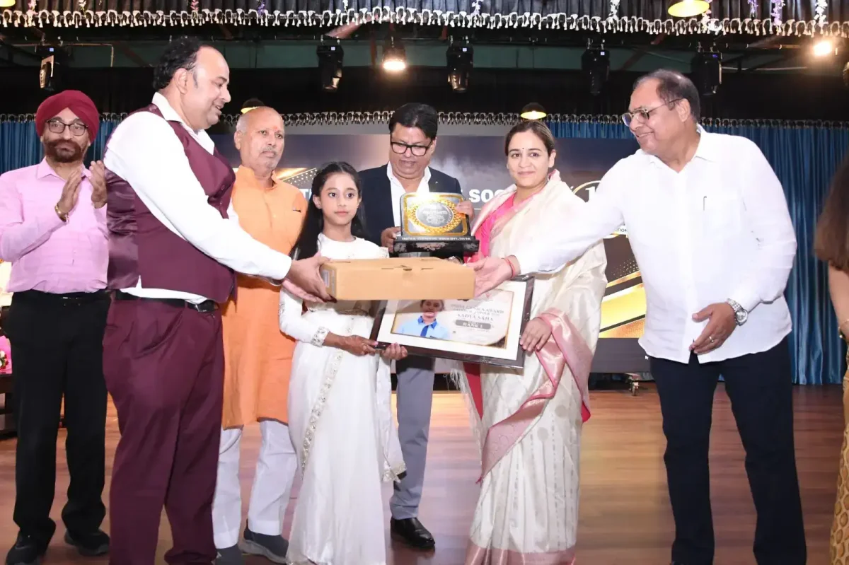 लखनऊ में चमकी बाल प्रतिभाएं: अपर्णा यादव ने नवाजे 13वें इंडिया जीनियस अवॉर्ड के विजेता