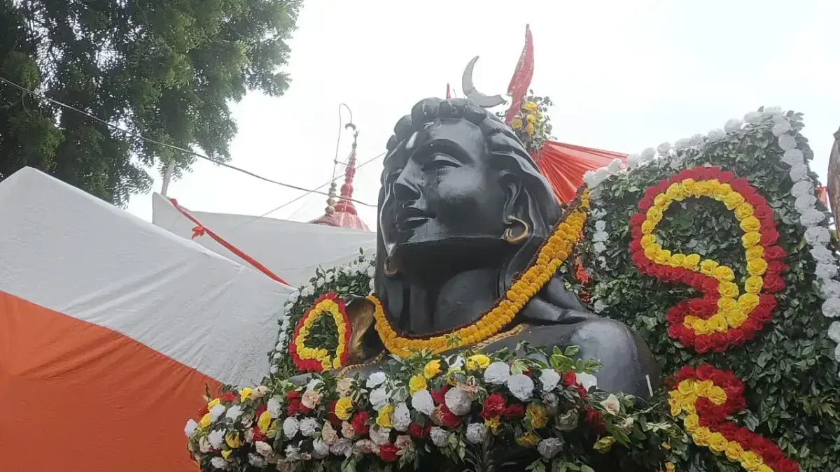 काशी में सजा बाबा बटुक भैरव का अलौकिक दरबार, 51 किलो पंचमेवा से हुआ भव्य श्रृंगार