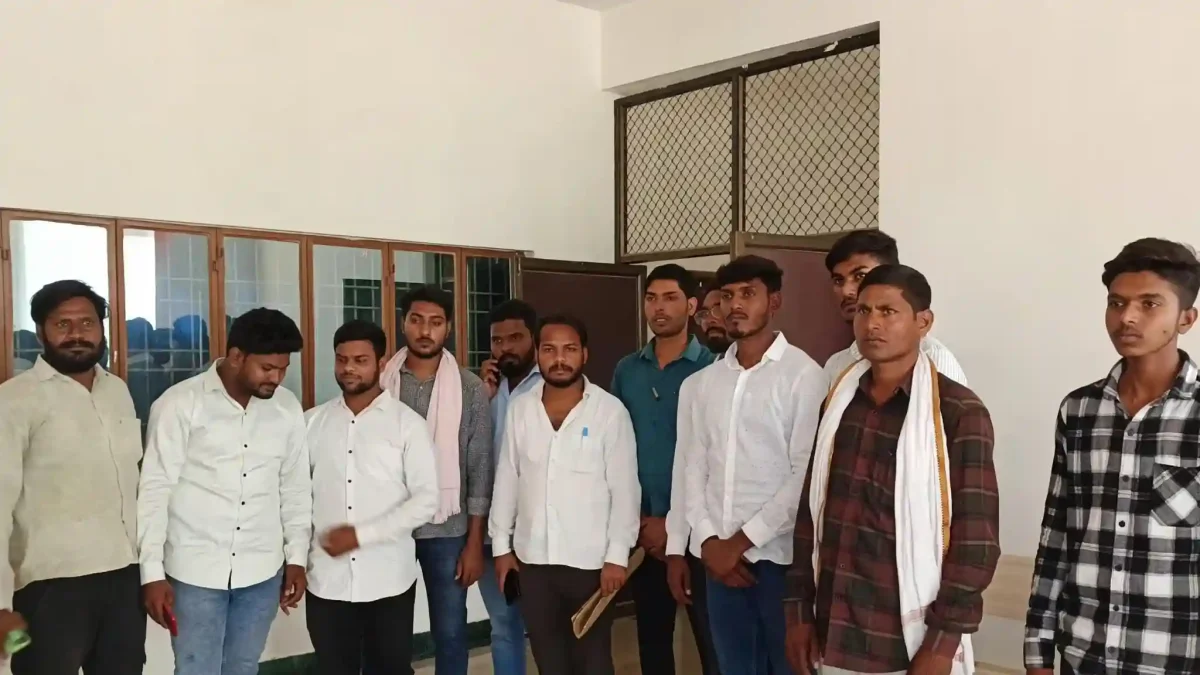 चंदौली जीआईसी प्रकरण: 22 दिन बाद भी कार्रवाई नहीं, छात्रों ने दिया 48 घंटे का अल्टीमेटम