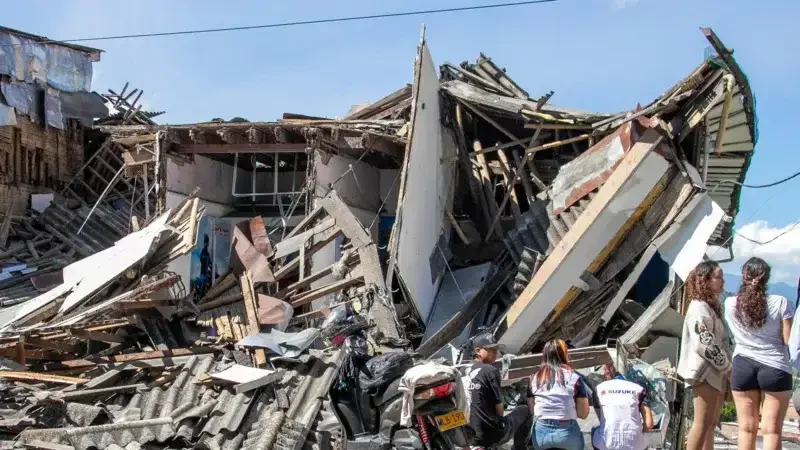 कोलंबिया में 7.4 तीव्रता के भयानक भूकंप का तांडव, 132 की मौत और आपातकाल घोषित