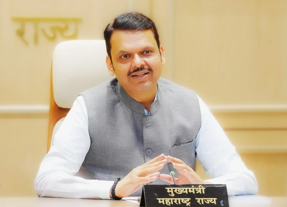 कई निकम्मे हैं, उन्हें मौज लेने दो... दिल्ली शिफ्ट होने की चर्चा पर भड़के देवेंद्र फडणवीस