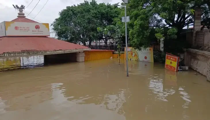 वाराणसी में फिर उफनाने लगीं गंगा! आधा सेंटीमीटर प्रति घंटा की रफ्तार से बढ़ा जलस्तर, प्रशासन अलर्ट
