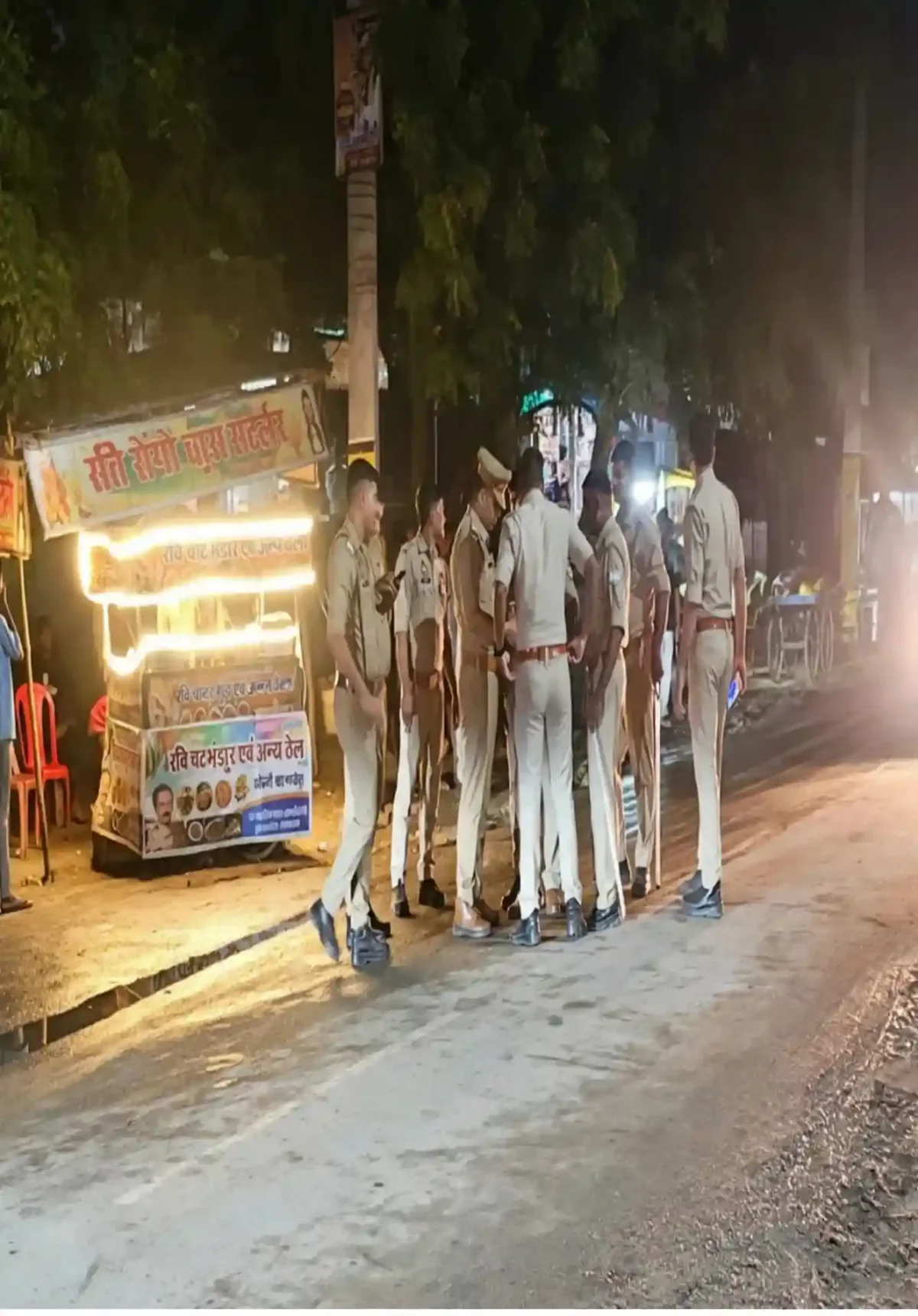 गाजीपुर में पुलिस की सख्त कार्रवाई, हेलमेट न पहनने और ट्रिपलिंग करने वालों के कटे चालान
