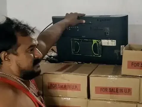 गाजीपुर में बड़ी चोरी: शराब दुकान का रोशनदान काटकर 2.34 लाख और DVR उड़ा ले गए चोर
