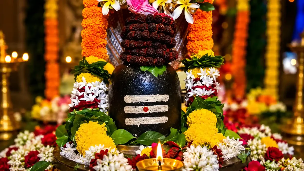 Hartalika Teej 2026: शिवलिंग पर क्यों बांधा जाता है फुलेरा? जानें 5 फूलों का रहस्य
