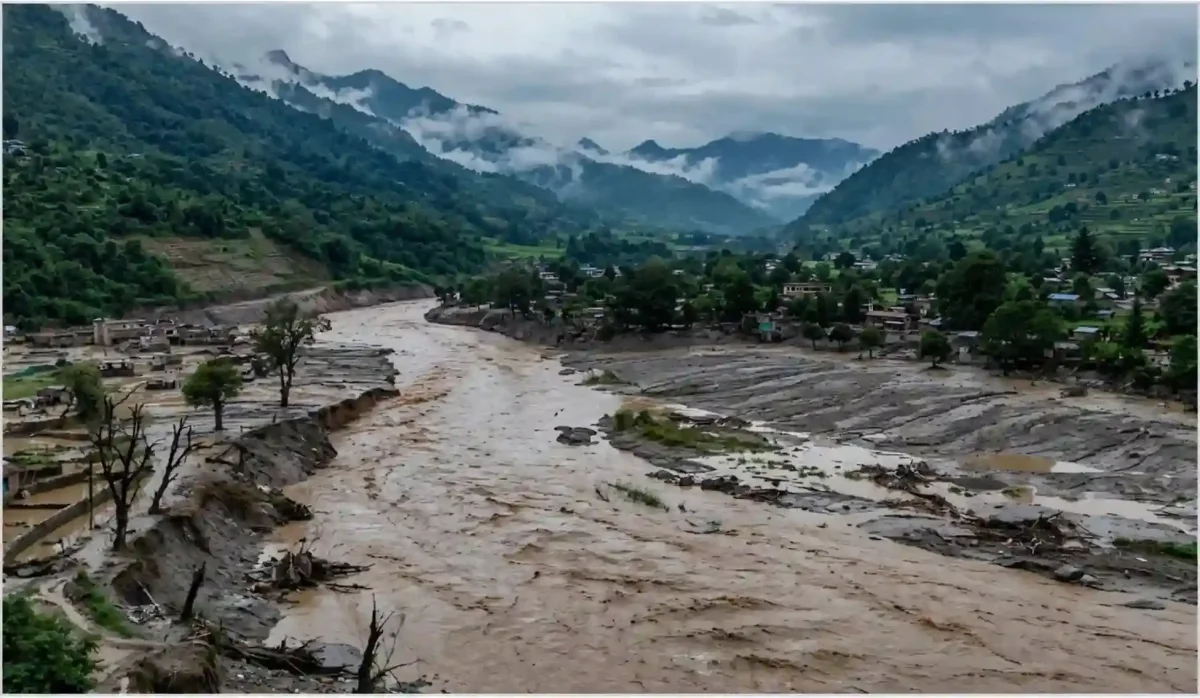 हिमालयी सीमा पर भारी तबाही: चीनी रेस्क्यू टीम को मलबे के सिवा कुछ नहीं मिला