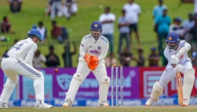 IND vs SL: श्रीलंका की मजबूत पकड़, सोनल दिनुषा शतक के करीब, बढ़ी टीम इंडिया की मुश्किलें