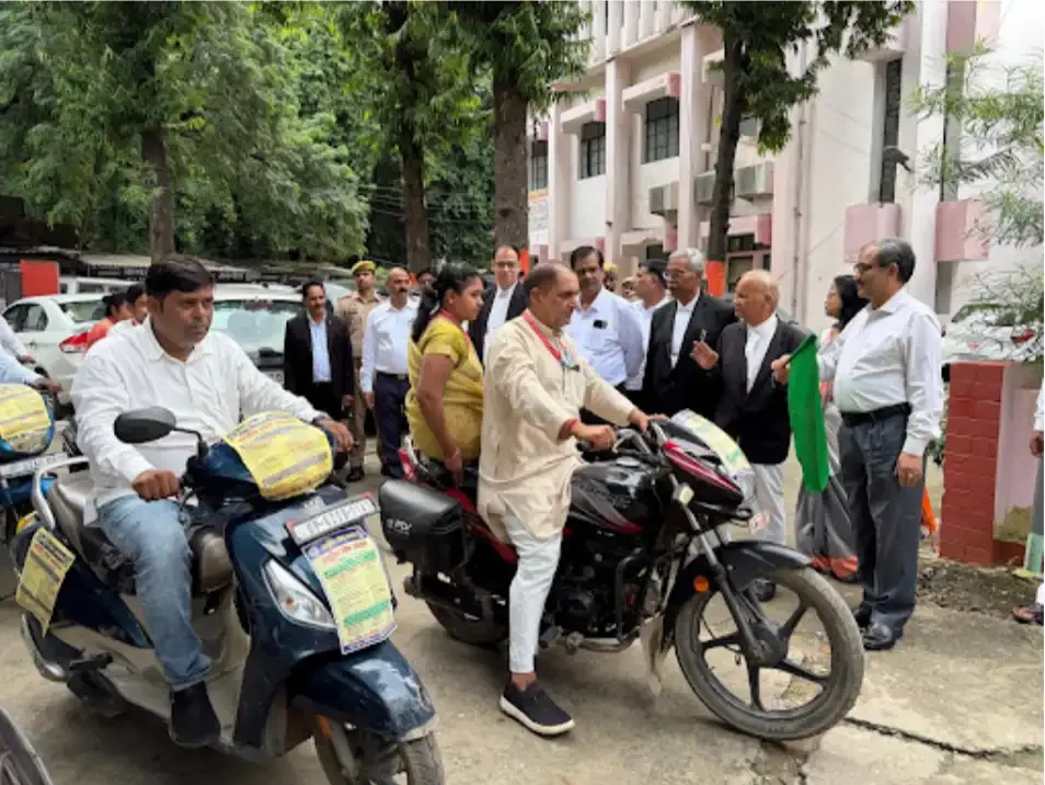 जौनपुर में राष्ट्रीय लोक अदालत की तैयारी तेज, जागरूकता रथ हुआ रवाना