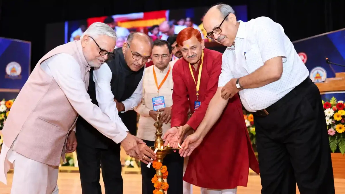 शिक्षा और एआई पर कानपुर में मंथन: मूल्य आधारित पढ़ाई के बिना विकास अधूरा