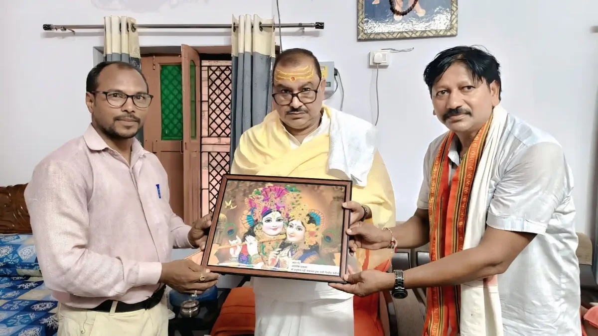 कृष्ण जन्माष्टमी पर बाबा कीनाराम स्थल पर भक्तों का सैलाब, बाबा सिद्धार्थ गौतम राम का विशेष आशीर्वाद