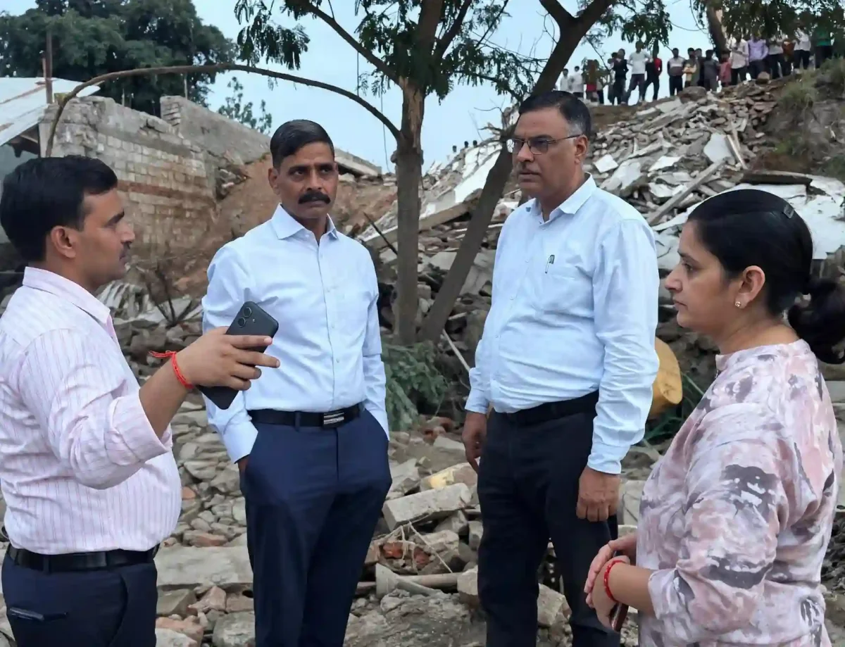 मिर्जापुर क्रेशर प्लांट हादसा: 5 पर FIR, 4 मजदूरों की मौत के बाद एक्शन