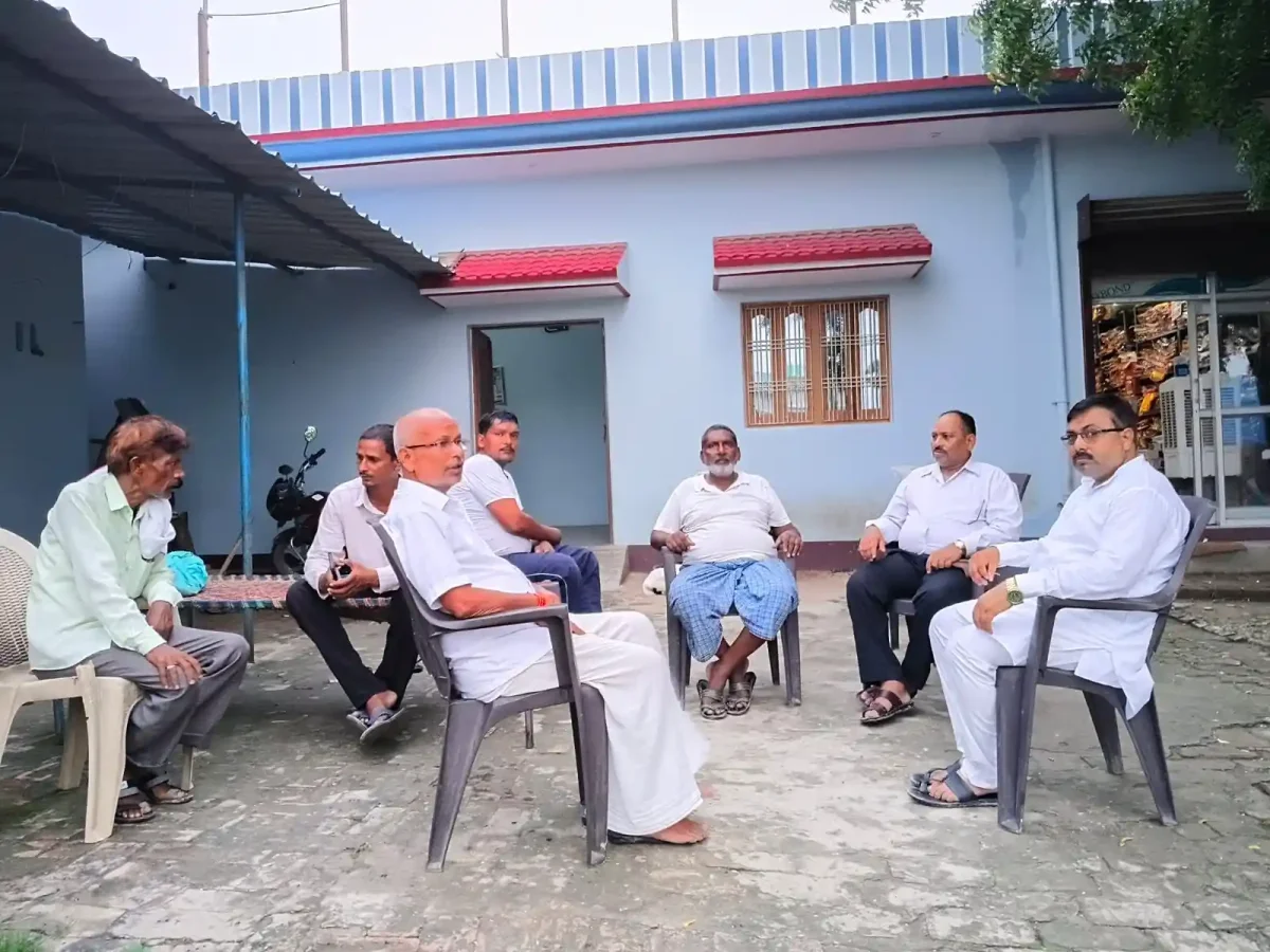 मुगलसराय में 2027 चुनाव की सुगबुगाहट तेज, भावी प्रत्याशी ने गांव-गांव जाकर मांगा समर्थन