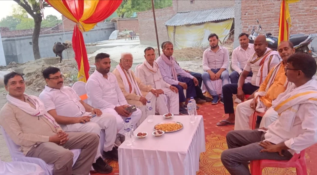 मुगलसराय में जन सेवा दल की बड़ी बैठक: भावी प्रत्याशी मुकेश शर्मा संग चुनावी रणनीति पर मंथन