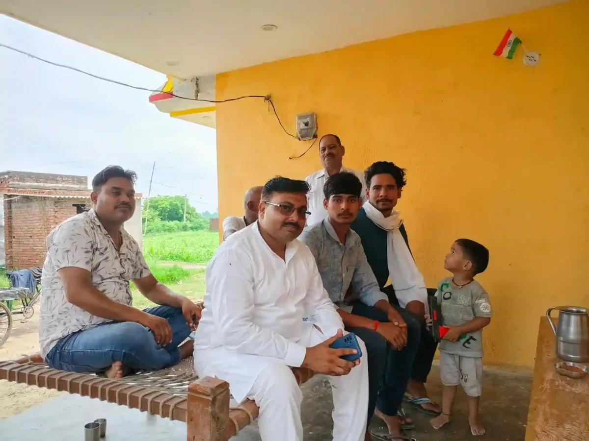 मुकेश कुमार शर्मा ने 2027 चुनाव को लेकर दिए बड़े संकेत, ग्रामीणों से की खास मुलाकात