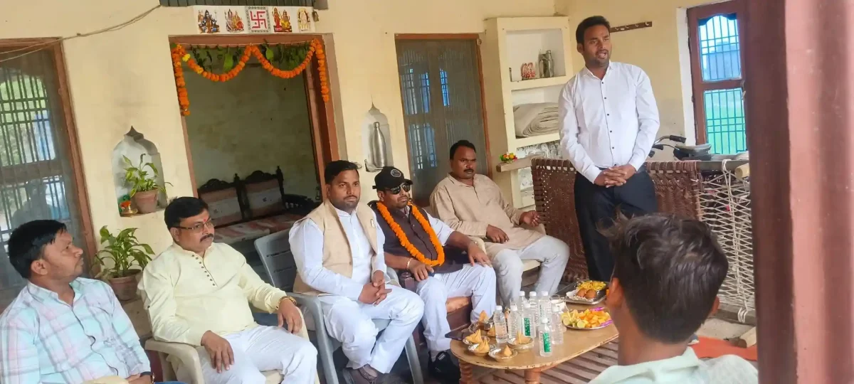 मुकेश कुमार शर्मा ने महेशी में जनसंपर्क अभियान के तहत मांगा आशीर्वाद, 2027 चुनाव को लेकर सुगबुगाहट तेज