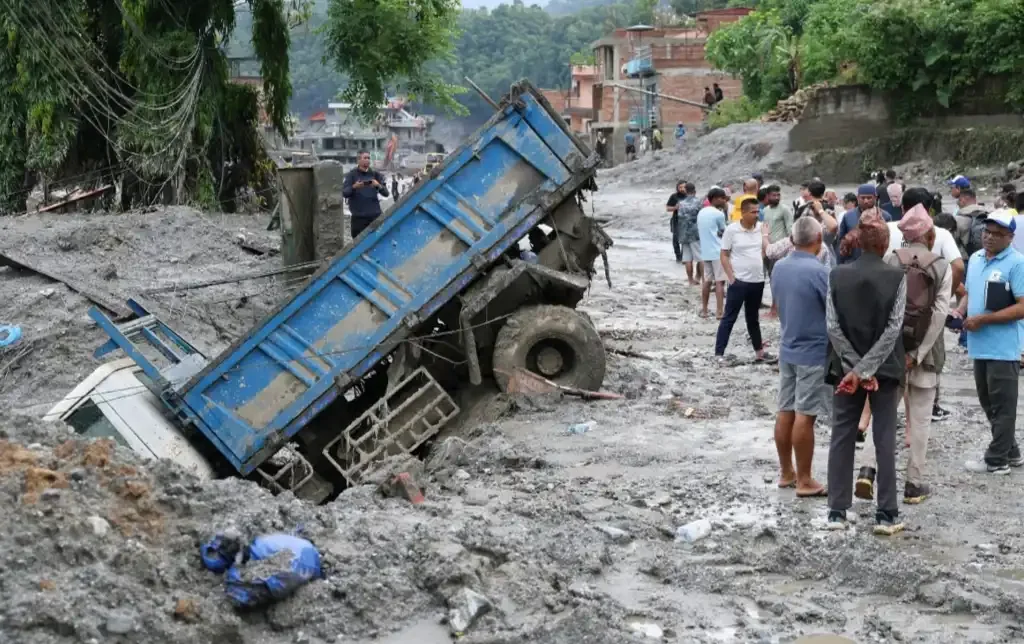 नेपाल बाढ़: चाय के 10 मिनट ने बचाई 28 यात्रियों की जान
