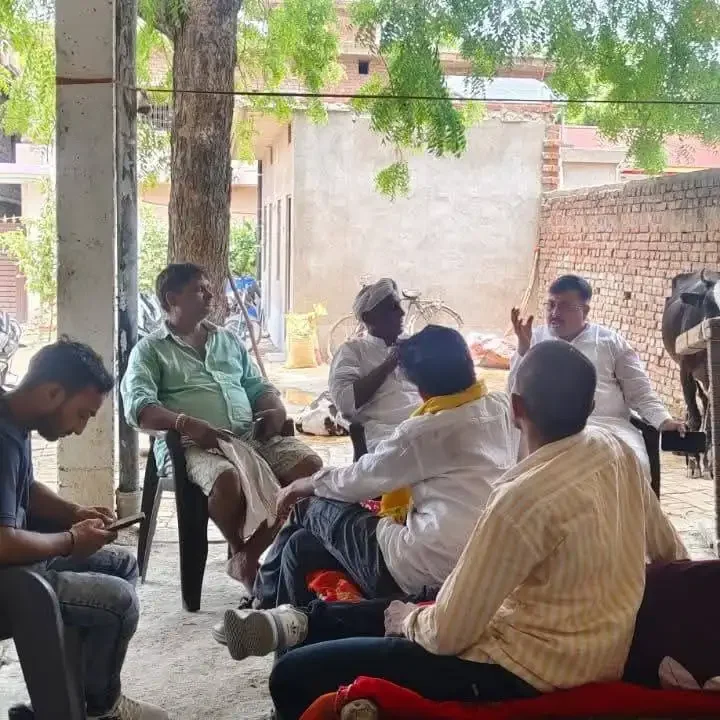 पंडित दीनदयाल उपाध्याय नगर सीट पर गरमाई सियासत, मुकेश कुमार शर्मा के जनसंपर्क ने बढ़ाई धड़कनें