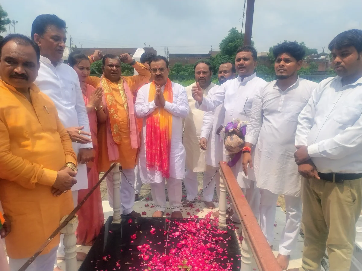 राहुल गांधी के हिंदू-ब्राह्मण नैरेटिव पर भड़के प्रकाश पाल, सोनू निगम का नाम लेकर कसा तंज