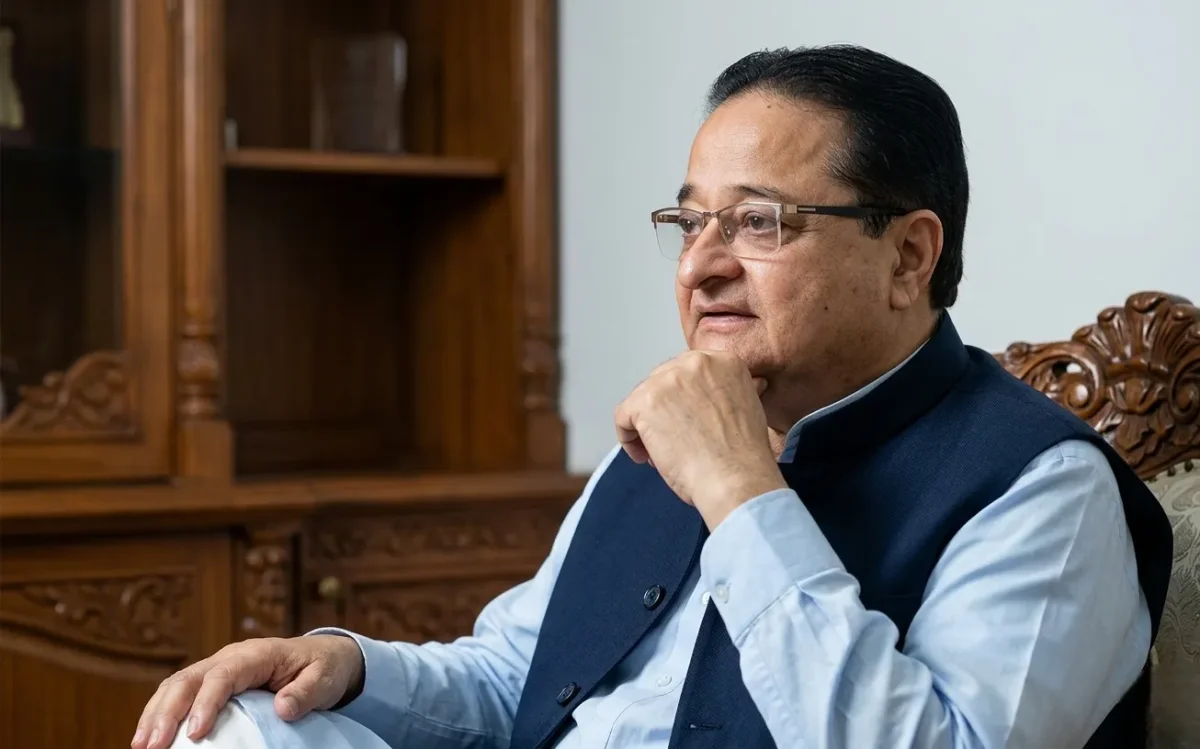 हिजाब विवाद पर गरमाई सियासत, सपा नेता एसटी हसन ने कोर्ट के फैसले पर उठाए सवाल