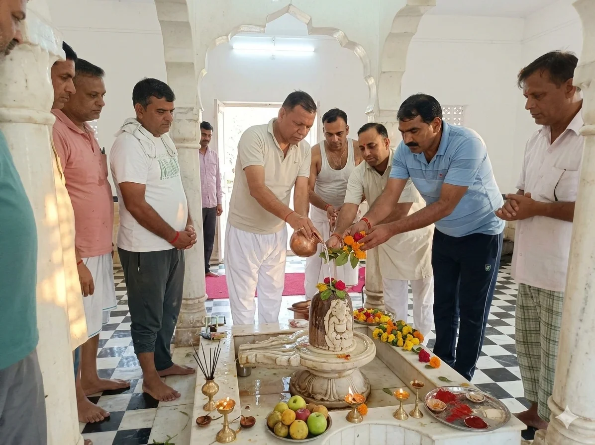 सावन दूसरा सोमवार: शिवालयों में उमड़ा सैलाब, हर-हर महादेव से गूंजे मंदिर