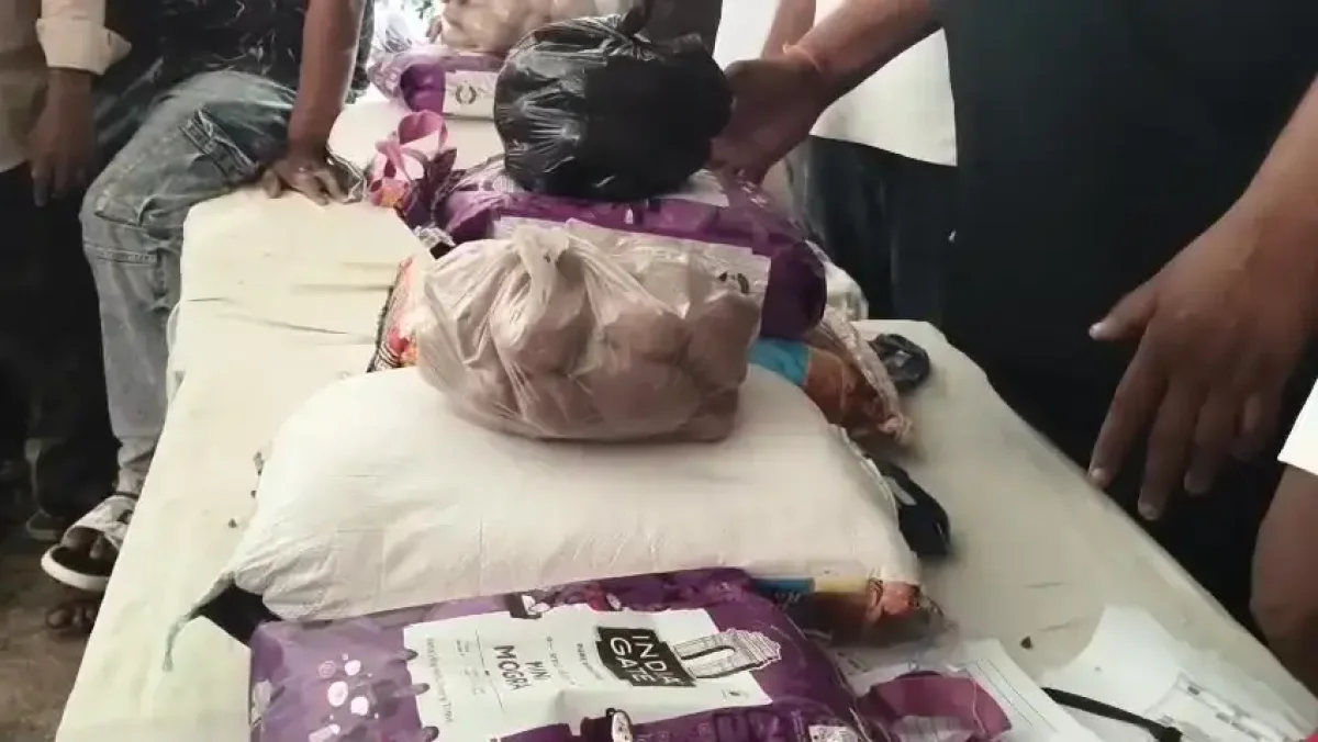 वाराणसी में 32 दिनों से ठप नाव संचालन, 500 नाविक परिवारों को मिली राहत