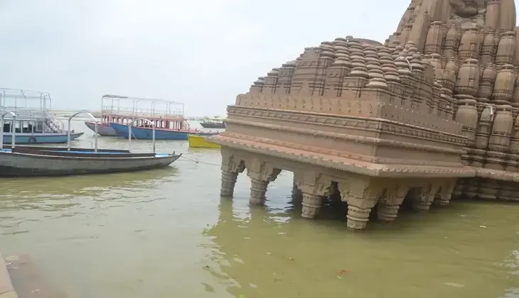 वाराणसी में गंगा का जलस्तर हुआ कम, चेतावनी बिंदु से नीचे आने पर मिली बड़ी राहत
